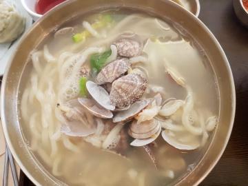 Korean Cuisine: Handcut Noodles With Clams